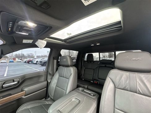 Used 2019 Chevrolet Silverado 1500 High Country image 22