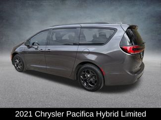 Used 2021 Chrysler Pacifica Limited w/ Uconnect Theater Family Group video 3