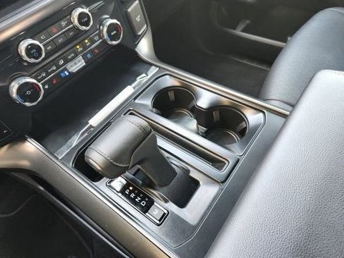 Used 2025 Ford F150 Lariat w/ Equipment Group 501A Mid image 18