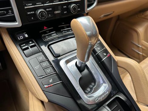 Used 2011 Porsche Cayenne S AWD/4WD image 30