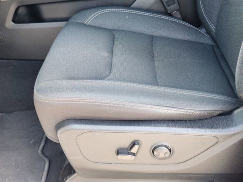 Used 2025 RAM 1500 Big Horn AWD/4WD image 8