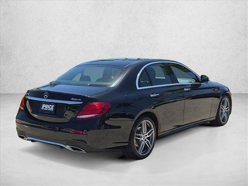 Used 2020 Mercedes-Benz E 350 4MATIC Sedan image 5