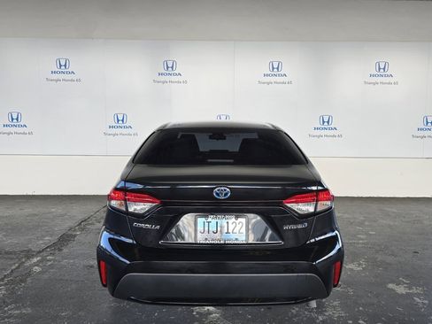 Used 2022 Toyota Corolla LE image 5