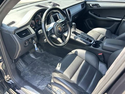 Used 2015 Porsche Macan Turbo AWD/4WD image 16