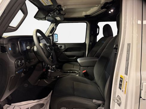Used 2025 Jeep Wrangler Unlimited Rubicon 4xe w/ Convenience Group image 12