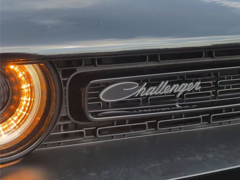 Used 2022 Dodge Challenger R/T Scat Pack RWD image 13