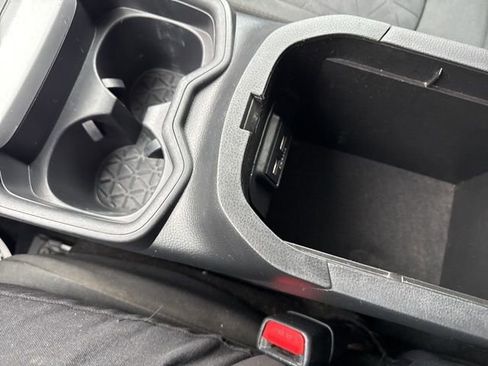 Used 2021 Toyota RAV4 XLE w/ Convenience Package image 19