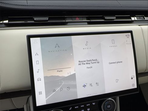 Used 2023 Land Rover Range Rover SE image 32