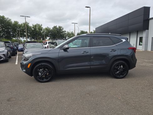 Certified 2026 Kia Seltos EX w/ EX Sunroof Package FWD image 5