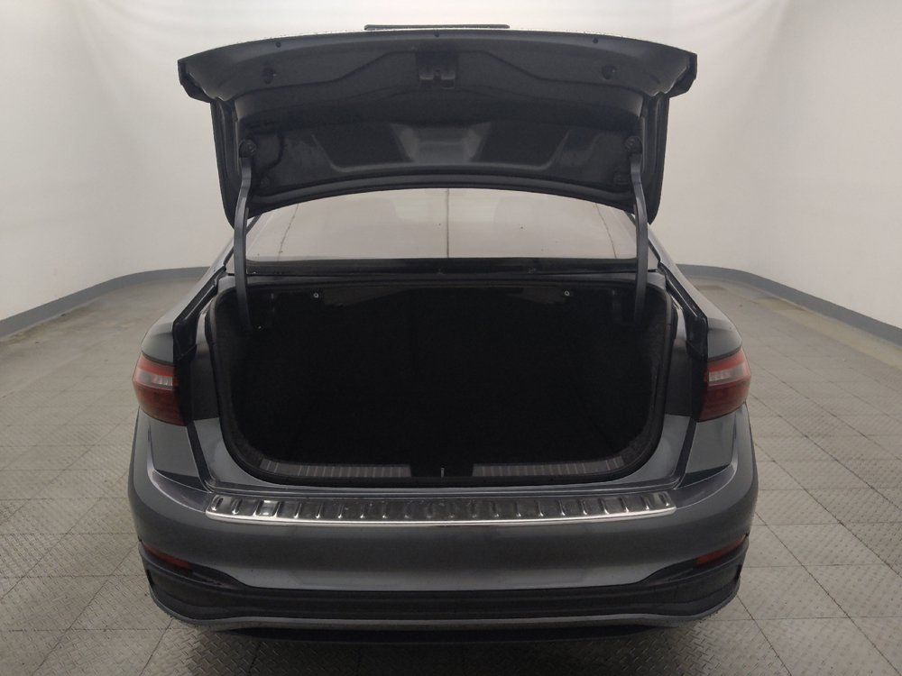 Used 2024 Volkswagen Jetta SE w/ Panoramic Sunroof Package FWD image 29
