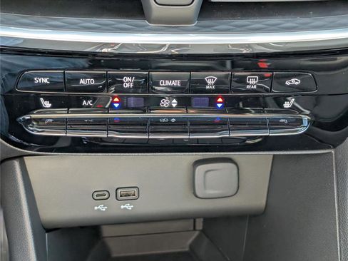 New 2026 Buick Encore GX Avenir w/ Avenir Convenience Package image 27