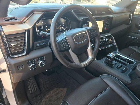 Used 2024 GMC Sierra 1500 Denali w/ Technology Package image 11