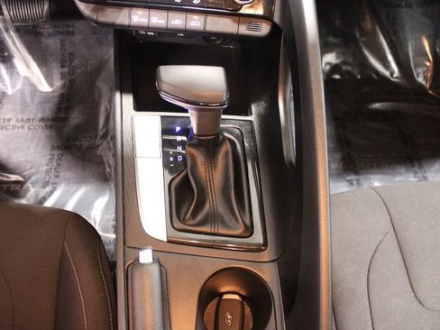 Used 2023 Hyundai Elantra SEL image 24