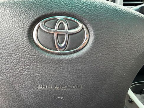Used 2007 Toyota 4Runner SR5 AWD/4WD image 19