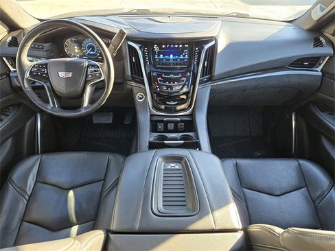 Used 2020 Cadillac Escalade ESV Platinum image 2