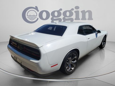 Used 2016 Dodge Challenger SXT Plus RWD image 3