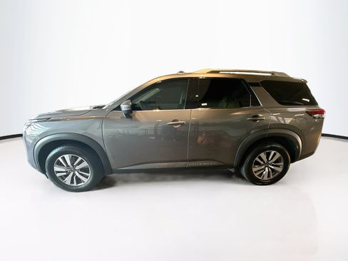 Used 2023 Nissan Pathfinder SL AWD/4WD image 4