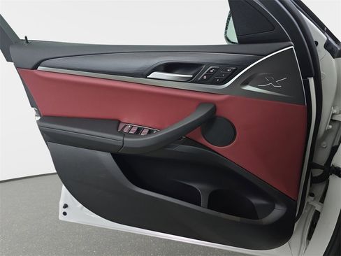 Used 2022 BMW X4 xDrive30i w/ M Sport Package 2 image 29