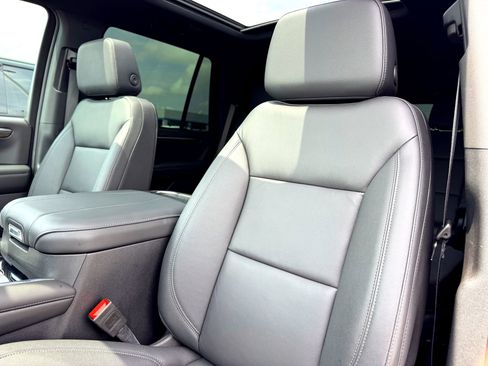 Used 2025 Chevrolet Tahoe Z71 w/ Comfort Package image 14