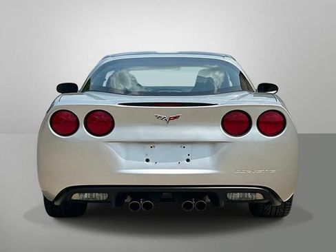 Used 2006 Chevrolet Corvette Coupe w/ Performance Package RWD image 23