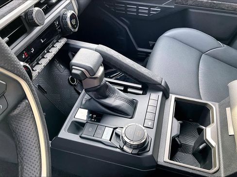 Used 2024 Toyota Tacoma Limited image 17