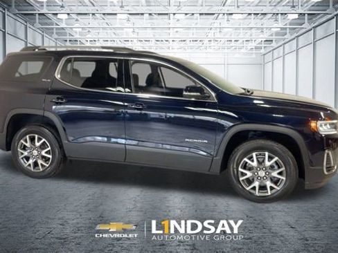 Used 2022 GMC Acadia SLE w/ Driver Convenience Package image 3
