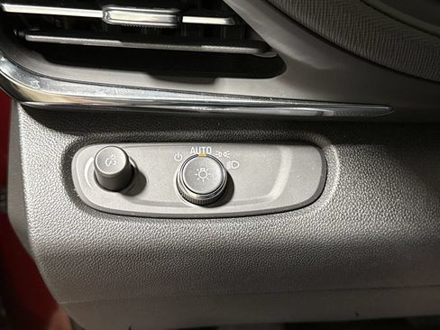 Used 2025 Buick Envista Preferred FWD image 18
