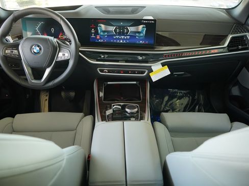 Used 2026 BMW X5 xDrive50e w/ Premium Package AWD/4WD image 14