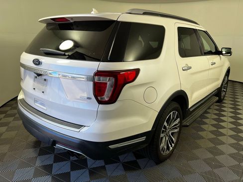 Used 2018 Ford Explorer Platinum AWD/4WD image 4