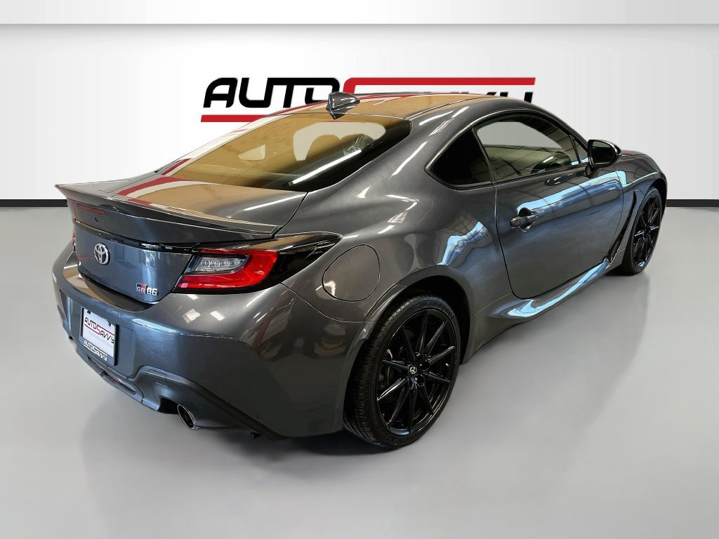 Used 2024 Toyota GR86 Premium RWD image 7