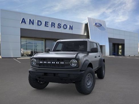 New 2025 Ford Bronco 4-Door w/ Sasquatch Package AWD/4WD image 2