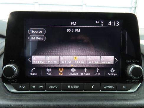 Used 2024 Nissan Rogue SV FWD image 23