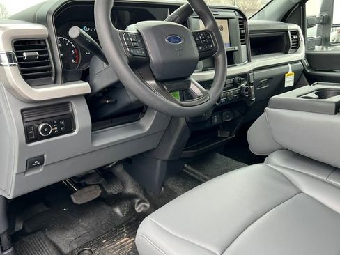 New 2025 Ford F450 XL w/ XL Chrome Package RWD image 15
