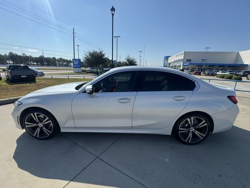 Used 2024 BMW 330i Sedan w/ Premium Package RWD image 5