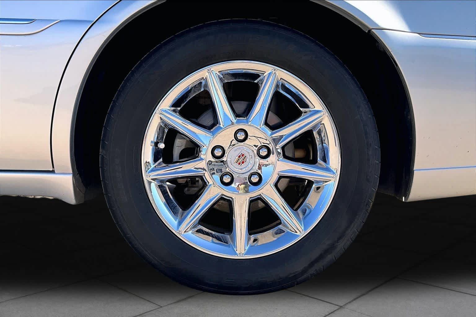 Used 2011 Cadillac DTS Luxury FWD image 10
