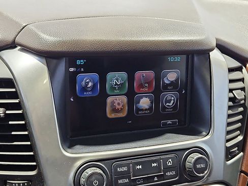 Used 2018 Chevrolet Suburban Premier AWD/4WD image 19