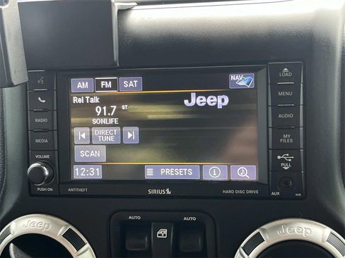 Used 2018 Jeep Wrangler Sahara w/ Connectivity Group image 16