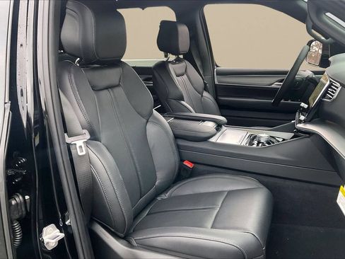 New 2026 Jeep Grand Wagoneer L Limited AWD/4WD image 24