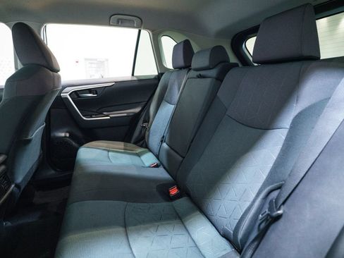 Used 2025 Toyota RAV4 XLE AWD/4WD image 32