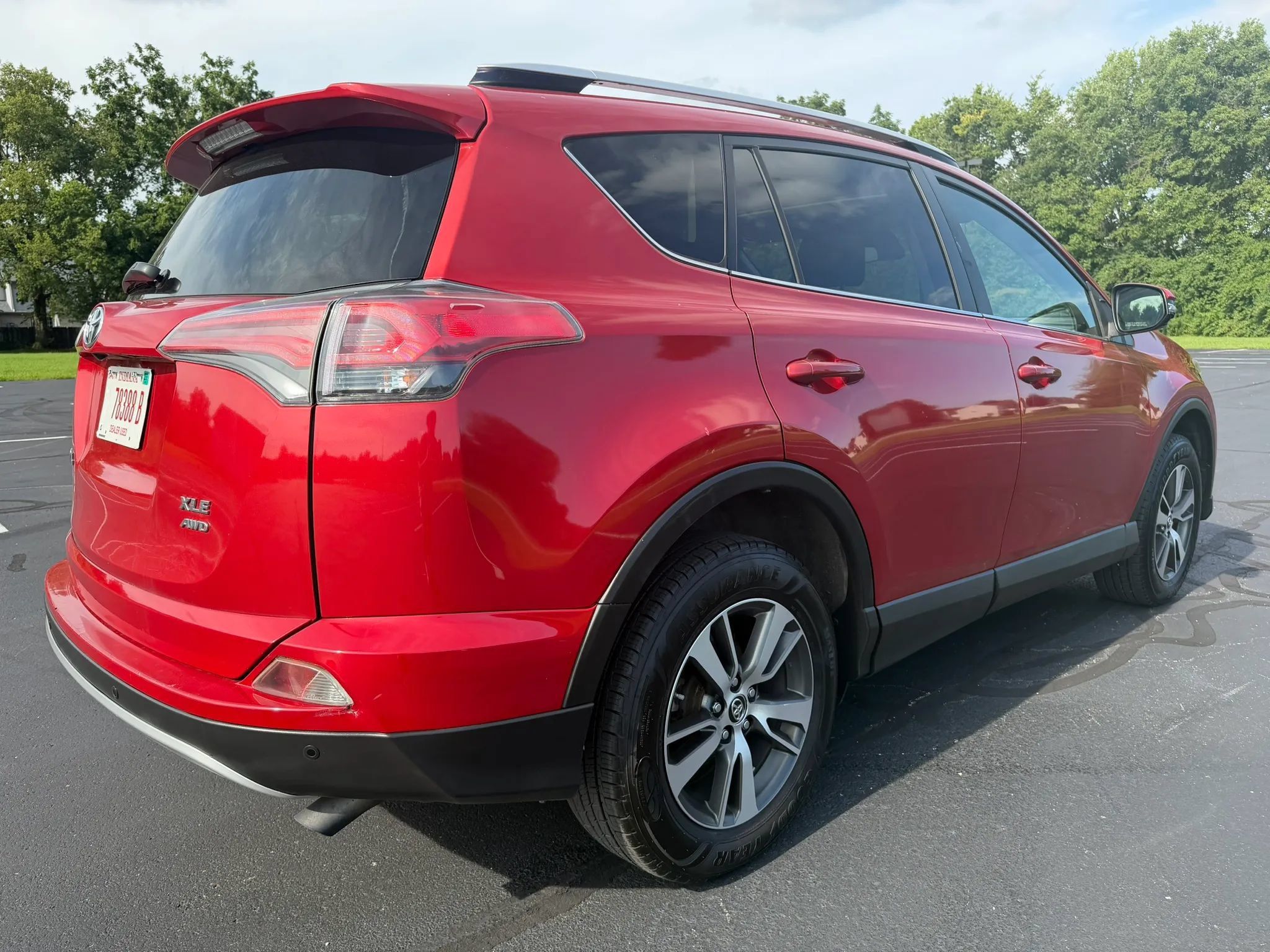 Used 2016 Toyota RAV4 XLE w/ Convenience Package AWD/4WD image 6