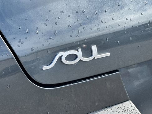 Certified 2022 Kia Soul LX w/ Technology Package image 25