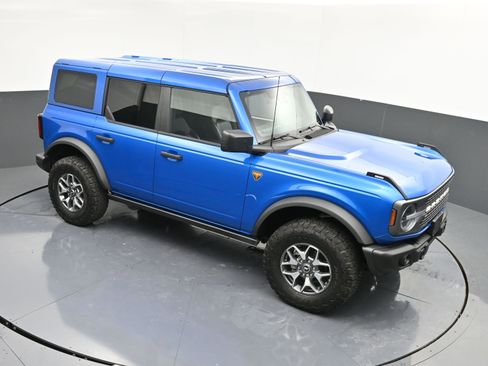 Used 2025 Ford Bronco Badlands image 34