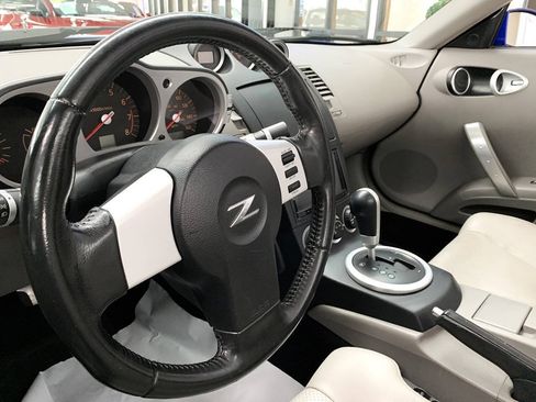 Used 2004 Nissan 350Z Touring RWD image 8