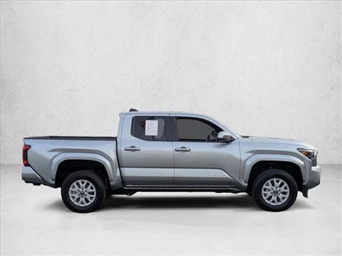 Used 2025 Toyota Tacoma SR5 image 4