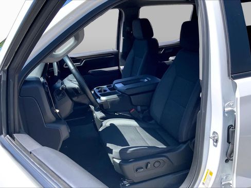 Used 2025 Chevrolet Silverado 1500 LT RWD image 8