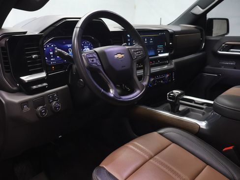 Used 2023 Chevrolet Silverado 1500 High Country w/ High Country Premium Package RWD image 17