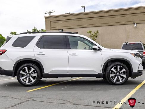 Used 2025 Honda Pilot Touring image 19