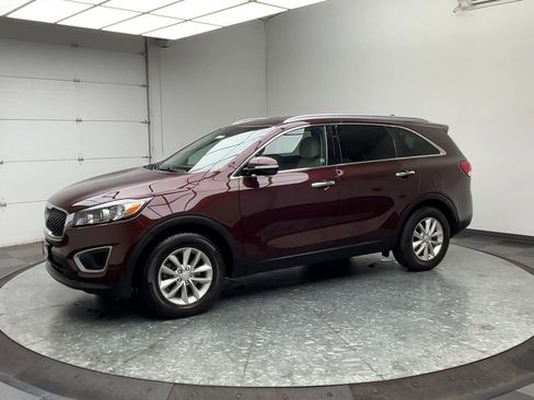 Used 2017 Kia Sorento AWD w/ LX Convenience Package image 35