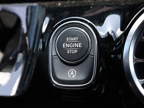 Used 2023 Mercedes-Benz GLA 250 4MATIC w/ Premium Package image 34