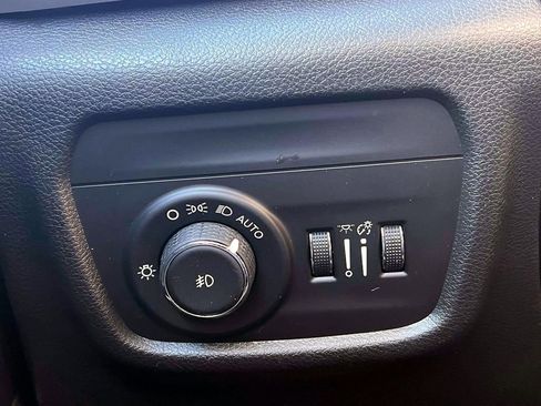 Certified 2023 Jeep Grand Cherokee Limited image 20